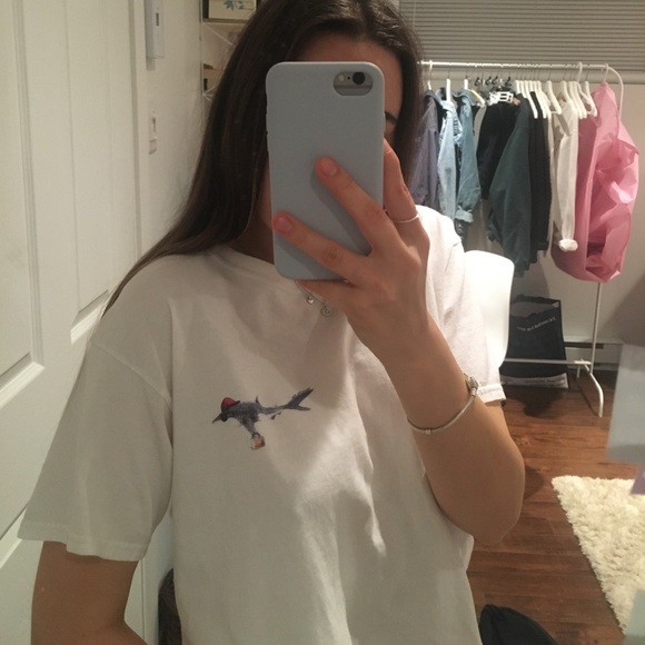 Brandy Melville graphic tee - Picture 2 of 5